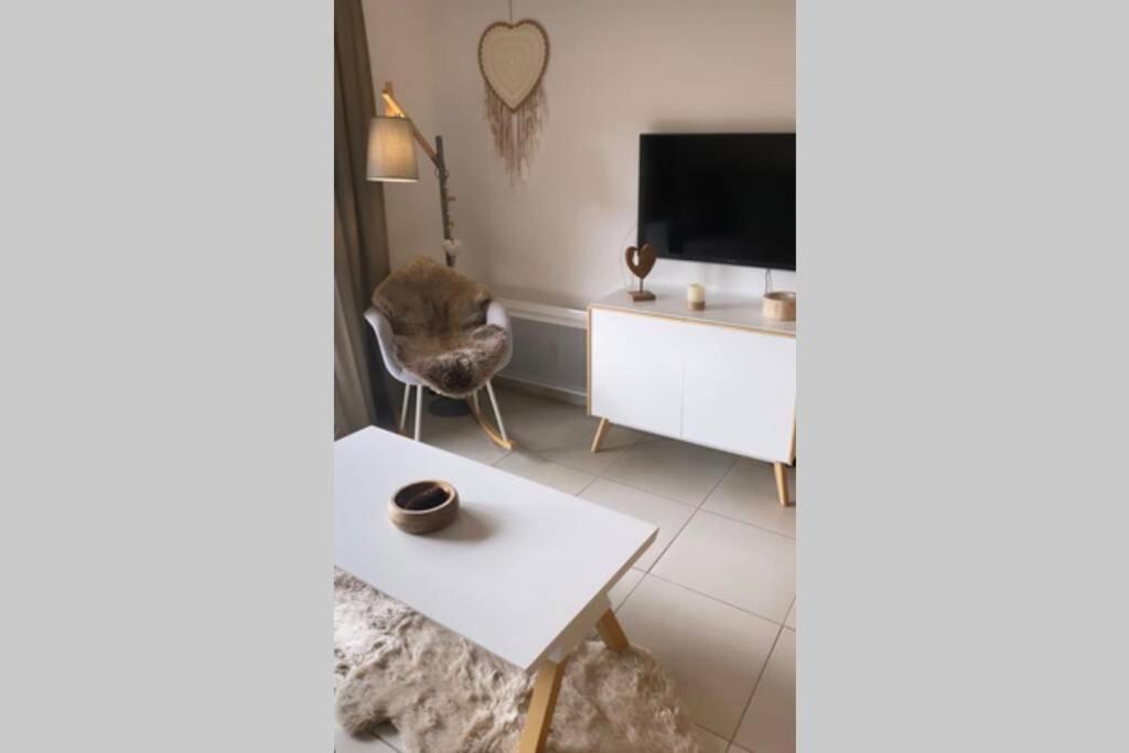 Appartement De Charme Dans Residence Avec Piscine La Joue Du Loup Saint-Étienne-en-Dévoluy Kültér fotó