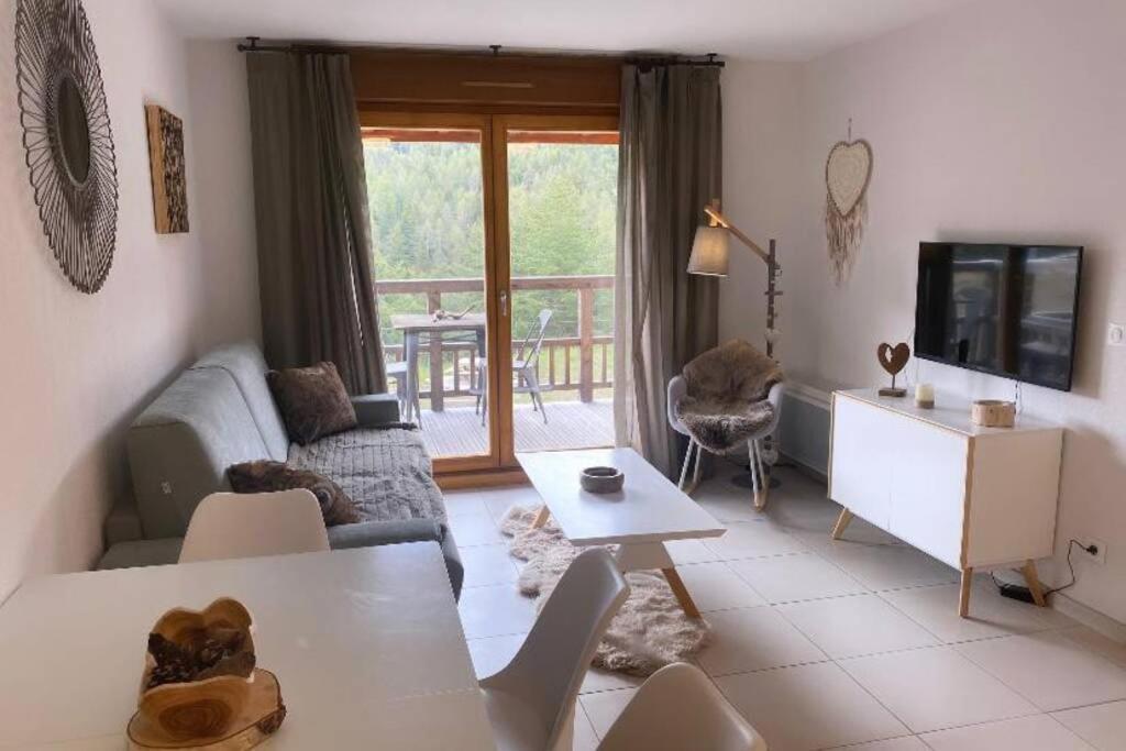 Appartement De Charme Dans Residence Avec Piscine La Joue Du Loup Saint-Étienne-en-Dévoluy Kültér fotó