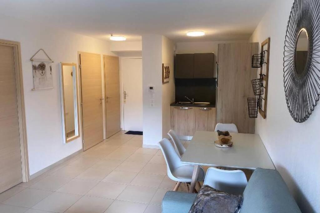Appartement De Charme Dans Residence Avec Piscine La Joue Du Loup Saint-Étienne-en-Dévoluy Kültér fotó